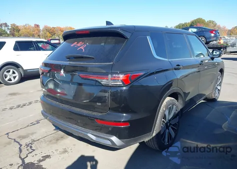 2025 Mitsubishi Outlander Se 2.5 2Wd z USA, uszkodzony, nr VIN JA4J3VA83SZ039137